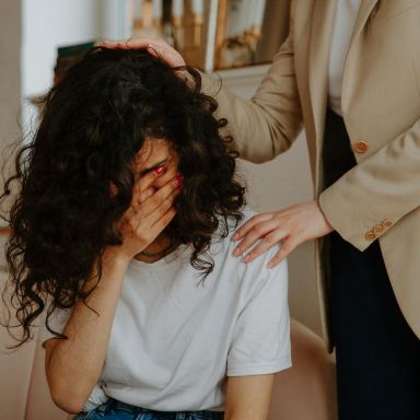 Photo femme émotions tristesse soutien réflexologie équilibre émotionnel